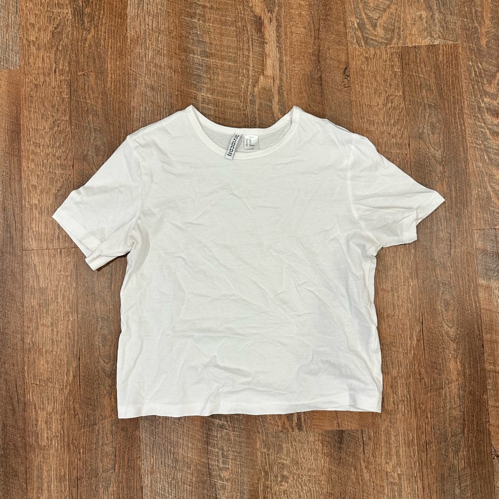 H&M White Basic Crew Neck Tee - Picture 2 of 3